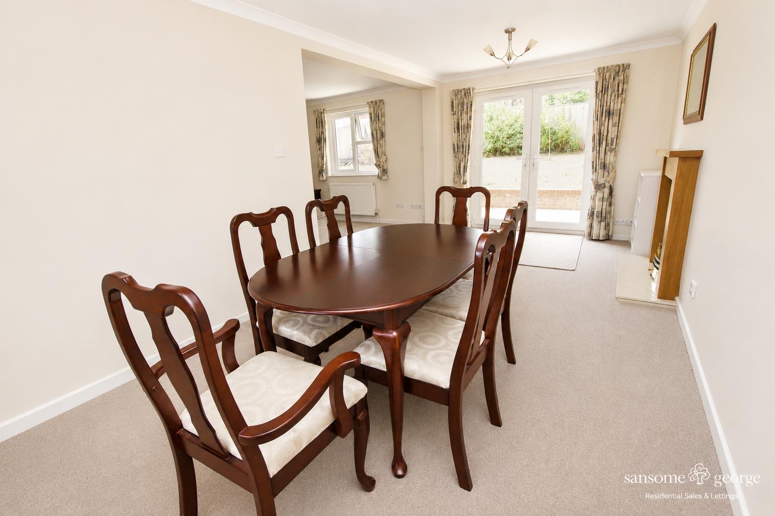 Simons Close, Tilehurst, Reading